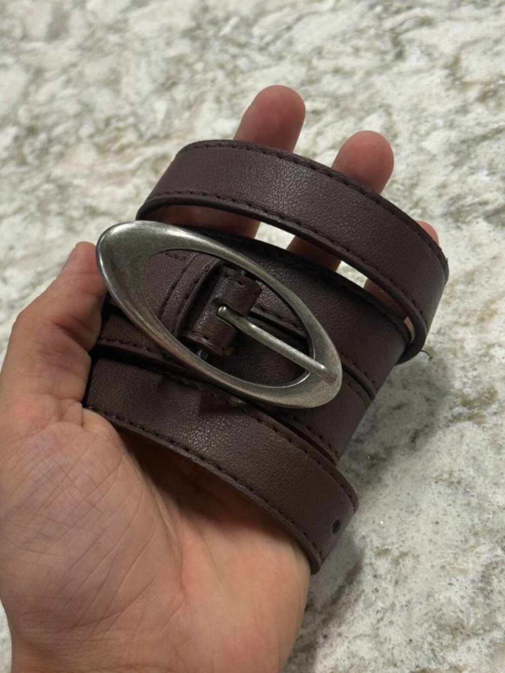 Minimal Brown Oval Buckle Unisex Belt